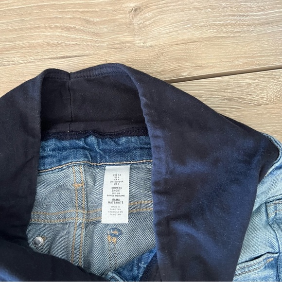 H&M Mama Maternity Denim Jean Shorts - Picture 8 of 9